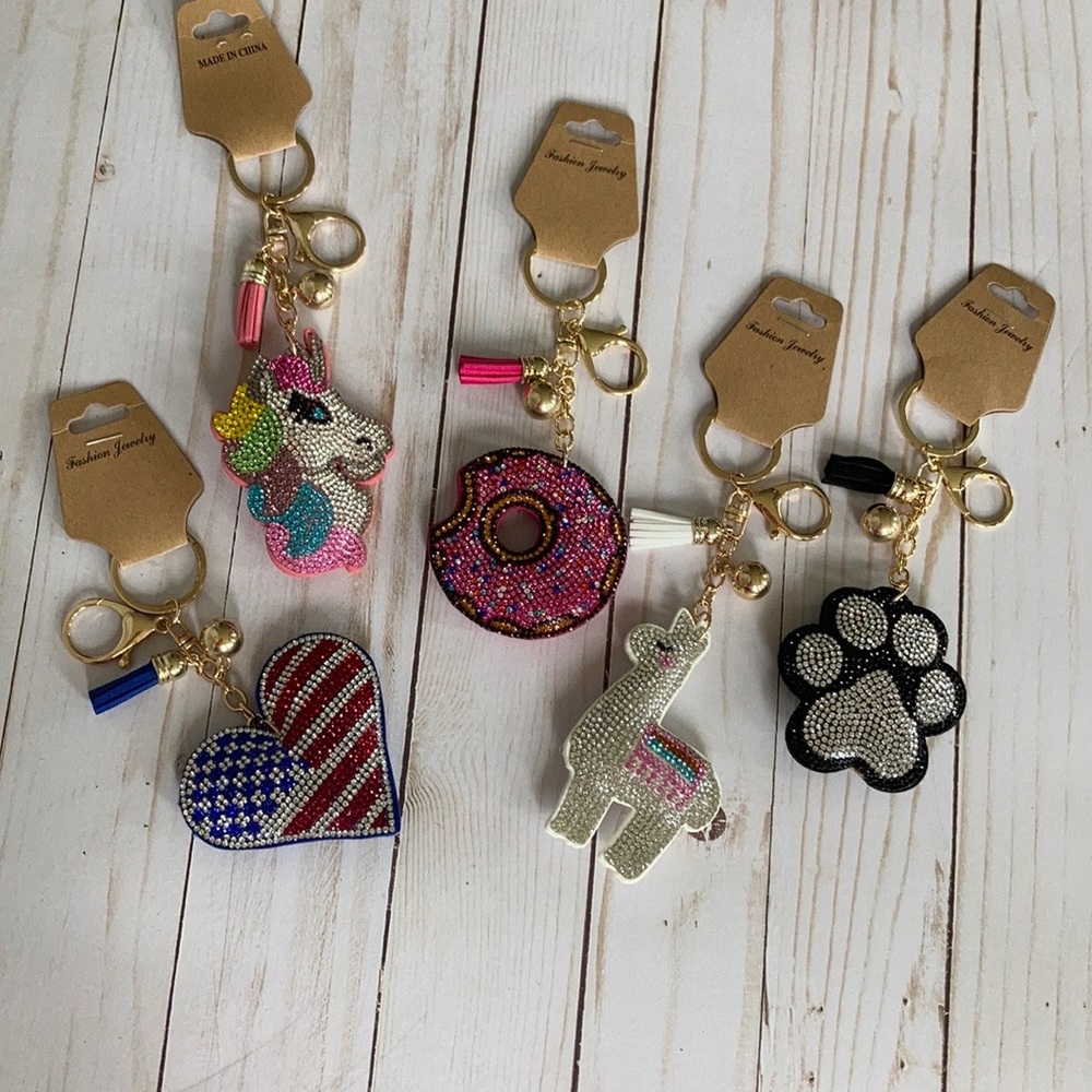 Rhinestone Donut Keychain - Picture 5 of 5